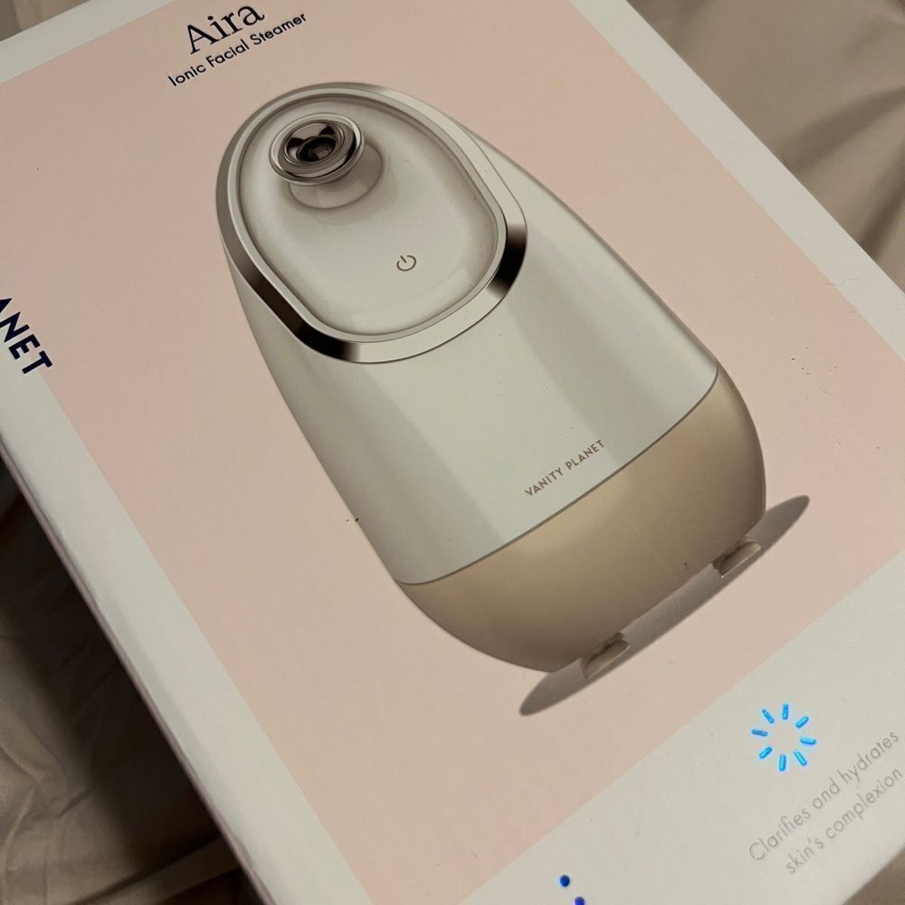 Aira Ionic Facial Steamer - White and Cream
